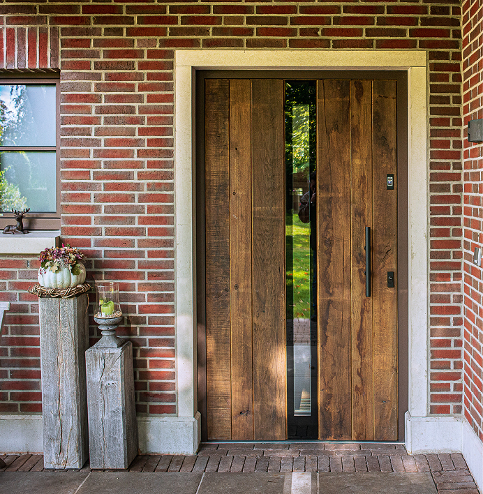 Haustür aus Holz