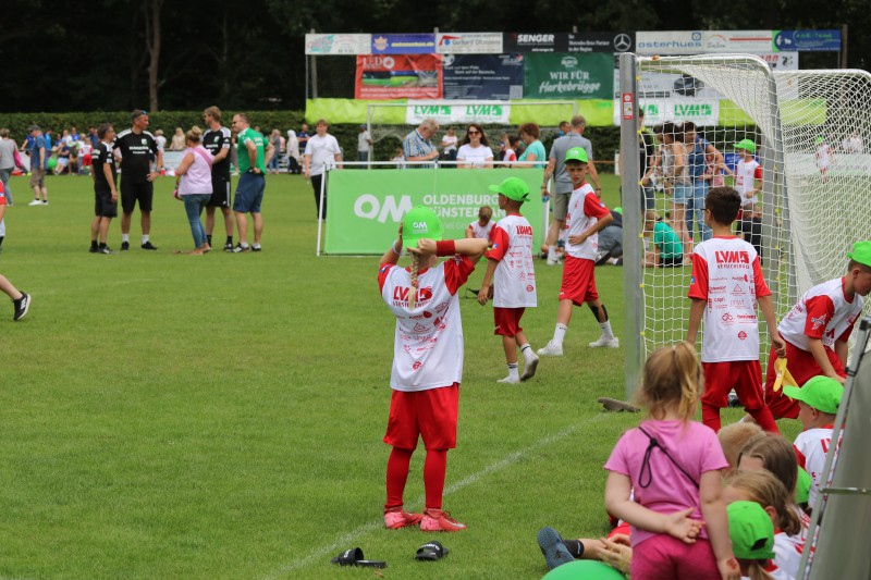 Fußballplatz Kinder OM-Cup