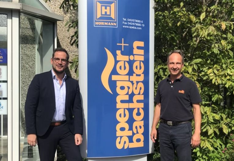 Krapp übernimmt in Hamburg die Spengler + Bachstein GmbH Gruppenfoto 