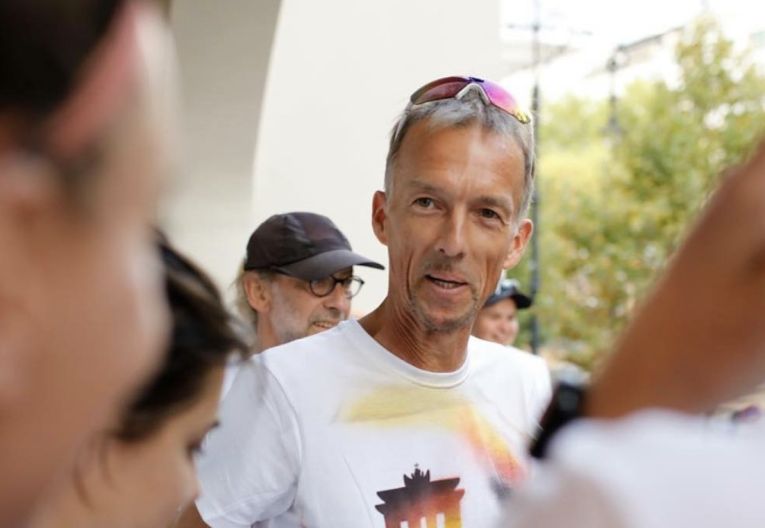 Laufkoch Detlef Rahrt mit weiteren Personen in Laufausrüstung