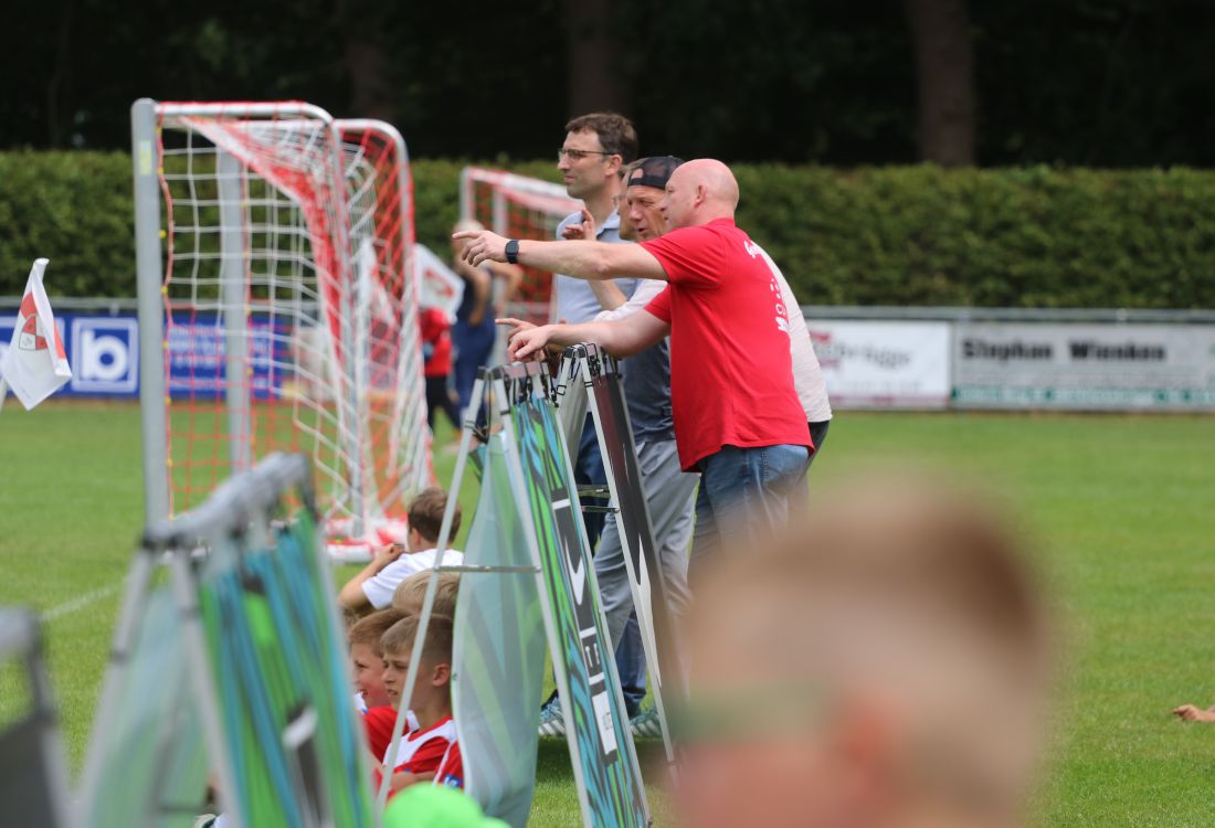 Spielfeldrand Männer OM-Cup
