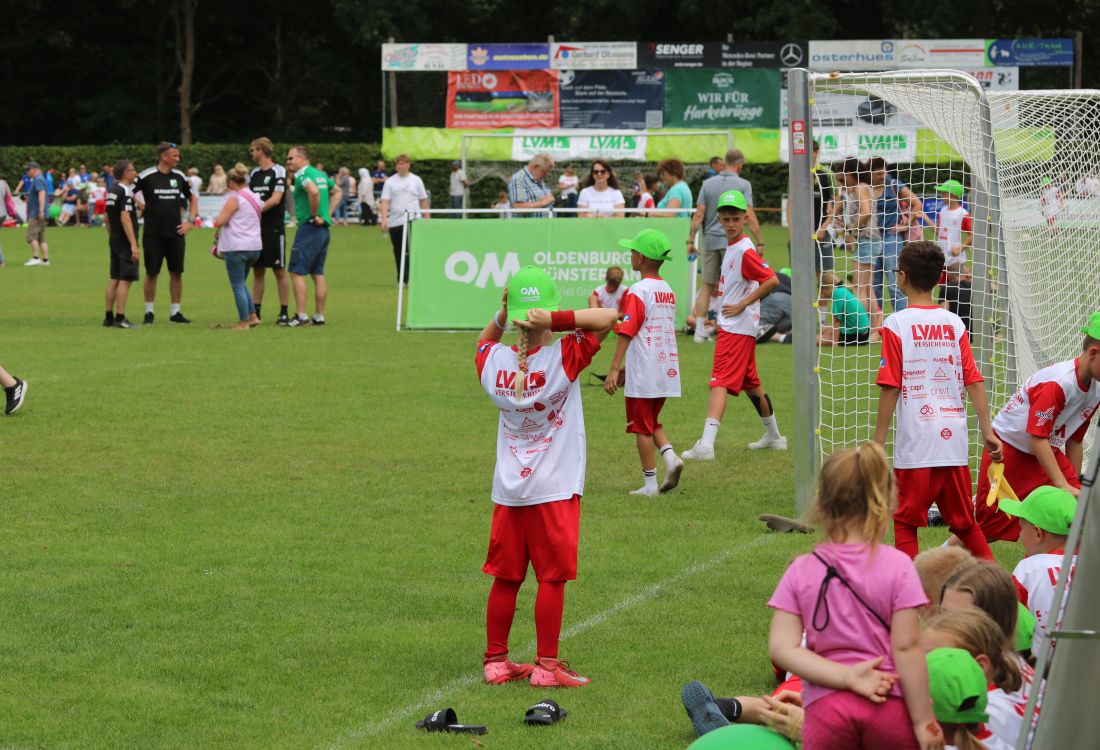 Fußballplatz Kinder OM-Cup
