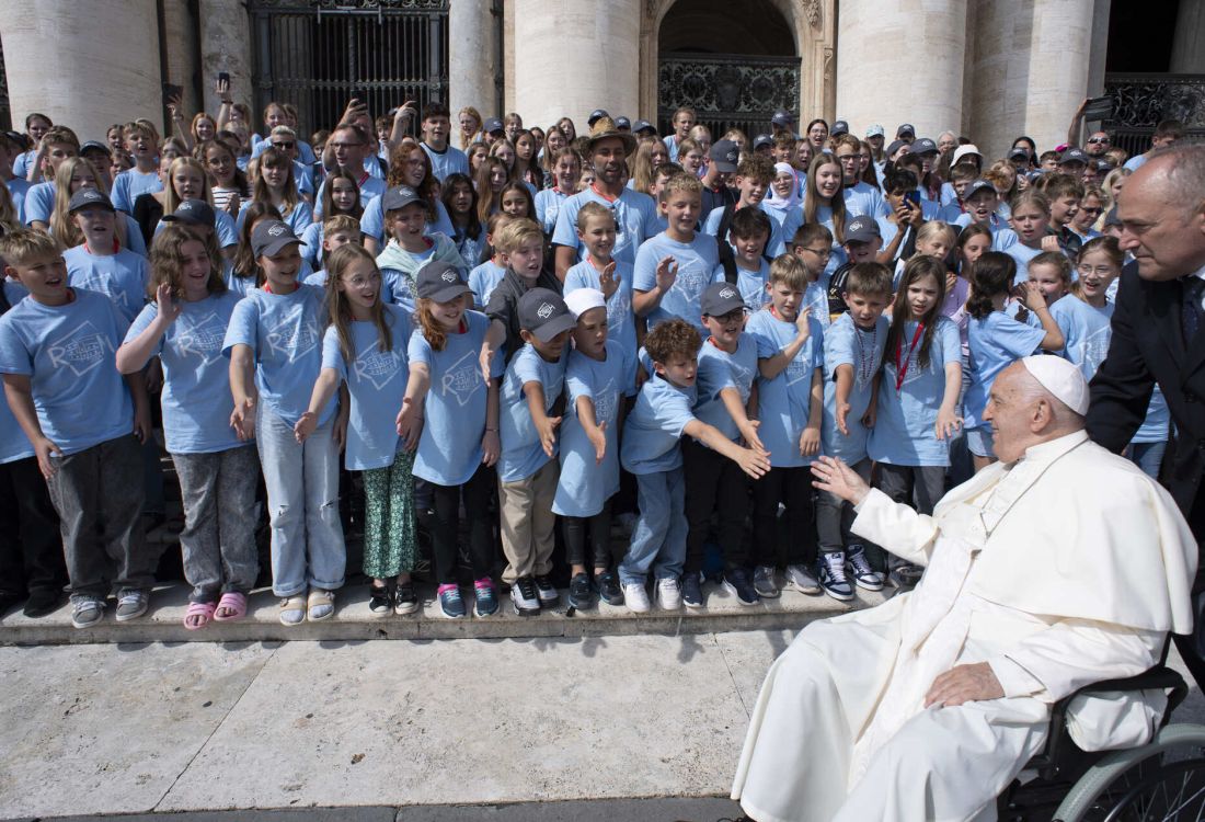 Schule besucht den Papst